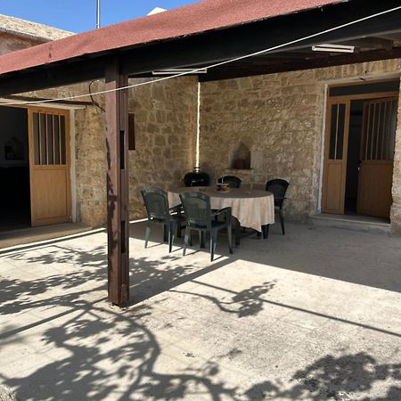 Friendly Villagehouse Paphos ภายนอก รูปภาพ