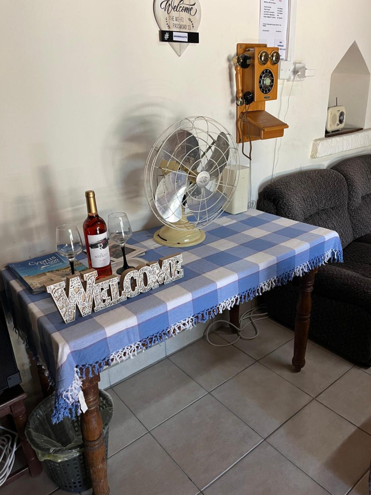 Friendly Villagehouse Paphos ภายนอก รูปภาพ
